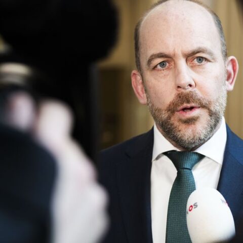 Minister vraagt gemeenten dringend om noodopvang voor asielzoekers