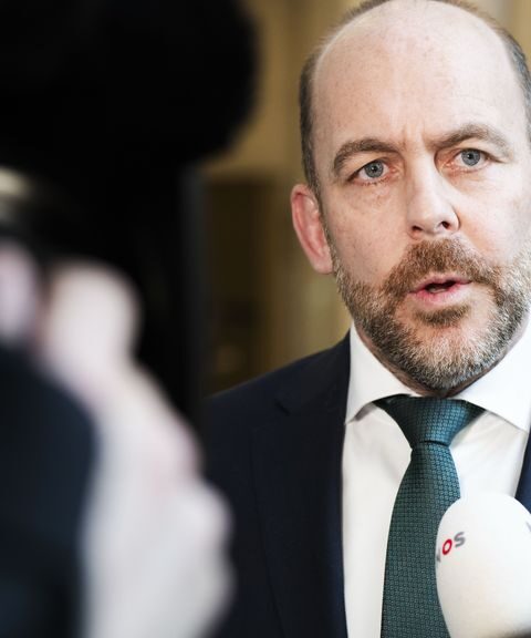 Minister vraagt gemeenten dringend om noodopvang voor asielzoekers