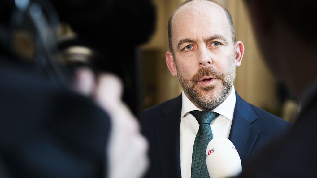 Minister vraagt gemeenten dringend om noodopvang voor asielzoekers