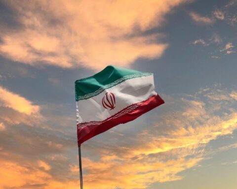 Nederland begrijpt Israëlische en Amerikaanse aanvallen op Iran, waarschuwt voor escalatie