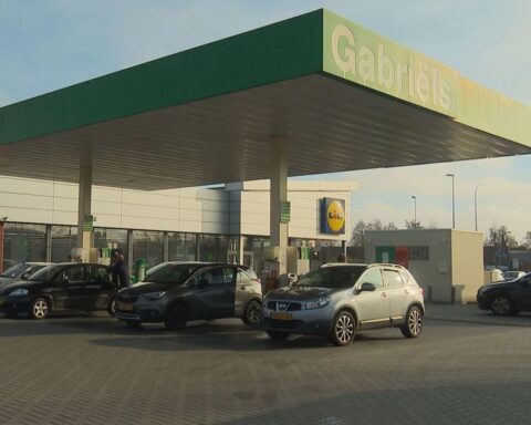 Nederlanders tanken massaal in België en Duitsland door stijgende brandstofprijzen