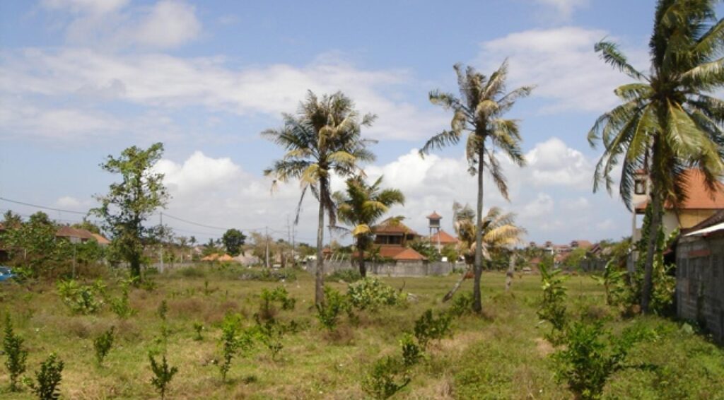 Nederlands man dodelijk gestoken in villa op Bali; Politie zoekt twee verdachten