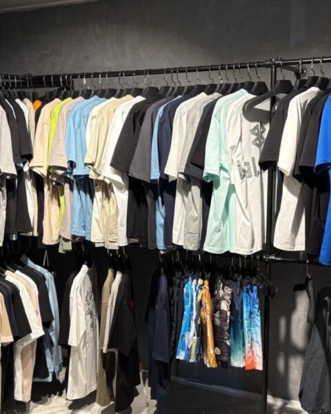 Nederlandse autoriteiten onderscheppen 11.000 vervalste designerartikelen in Nijmegen