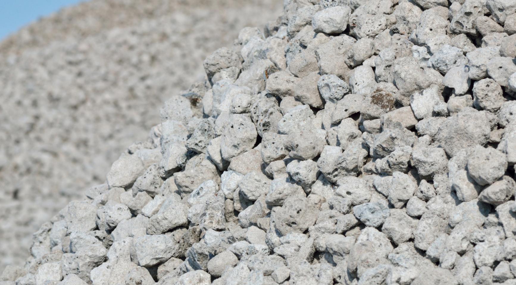 Nederlandse overheid verbiedt gemeenten om het gebruik van gevaarlijke staalslak te beperken