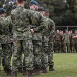 Nederlandse regering hoopt militaire dienstverlening te vermijden, maar sluit dit niet uit