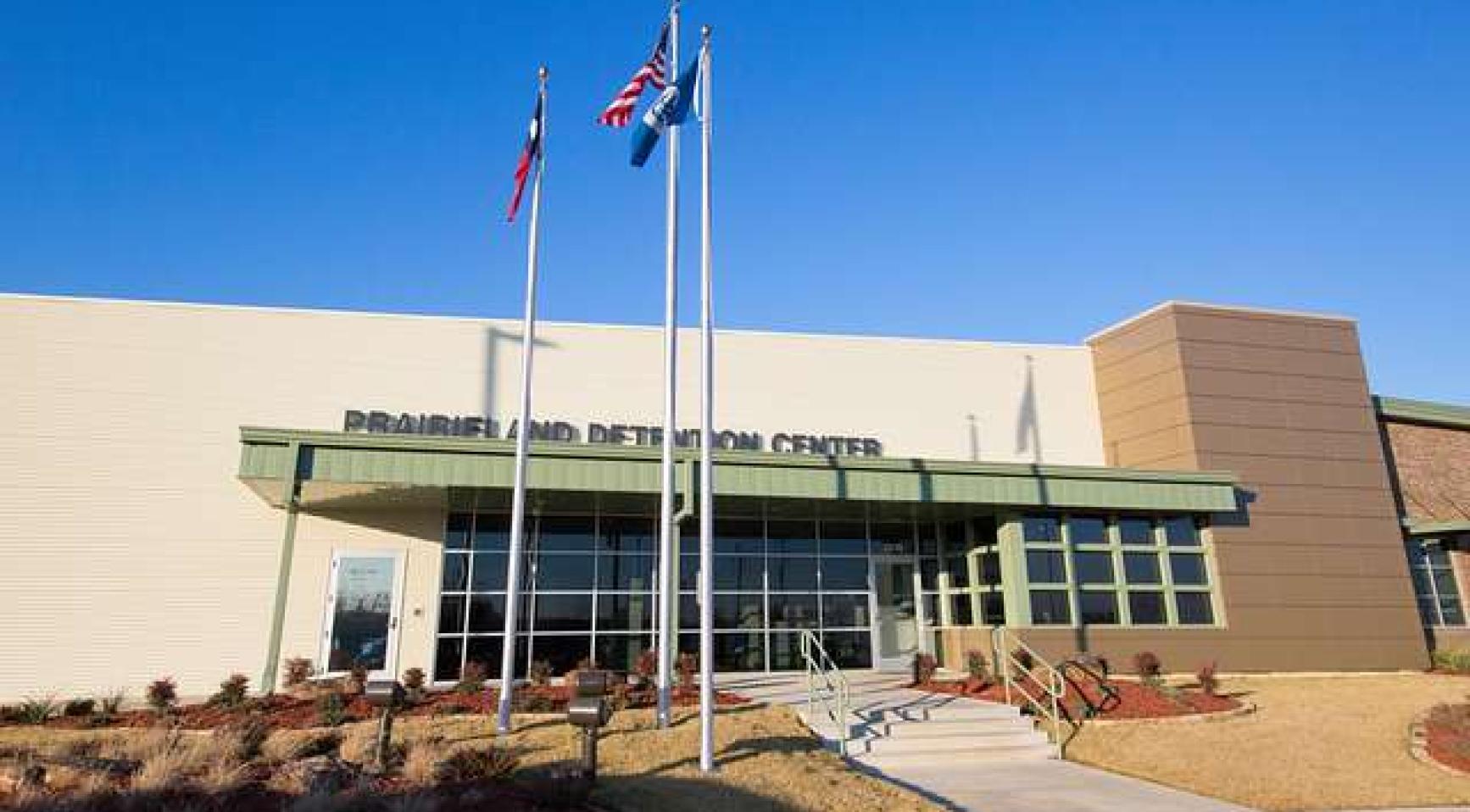 Negentienjarige Nederlandse vrouw in ICE-detentie na poging om 76 kg ketamine de VS in te smokkelen