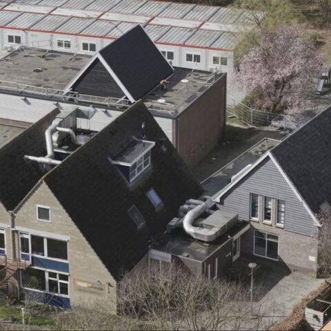 Nieuw dak voor vleermuizen moet bouw basisschool in Eext mogelijk maken