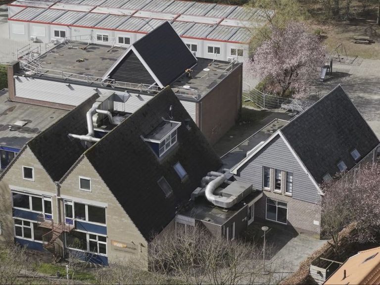 Nieuw dak voor vleermuizen moet bouw basisschool in Eext mogelijk maken