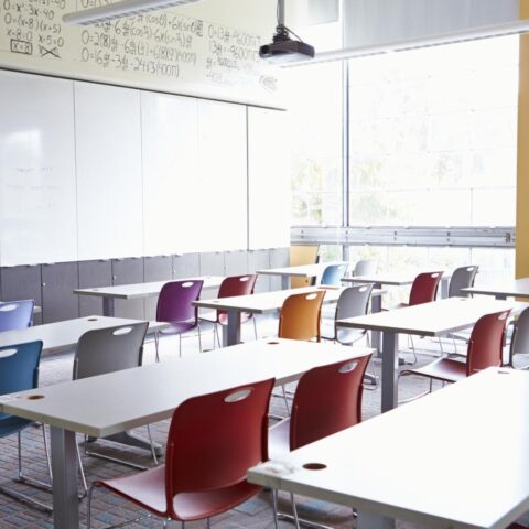 Nieuwe cursussen voor burgers zonder universitaire diploma's om de politiek in te gaan