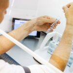 Oud-gynaecoloog Rijnstate biedt aan zijn biologische kinderen te ontmoeten
