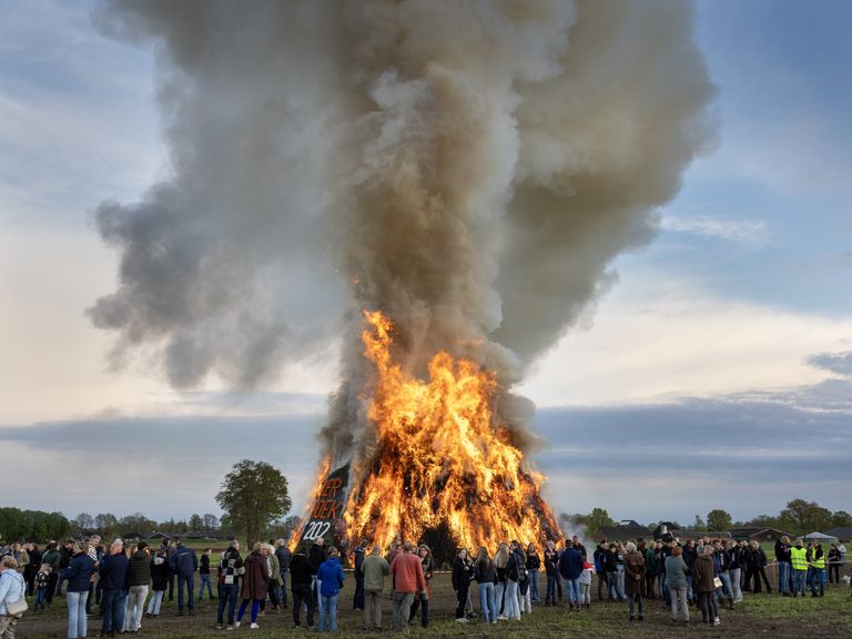 Paasvuren in Nederland onder druk door strengere regelgeving en brandgevaar