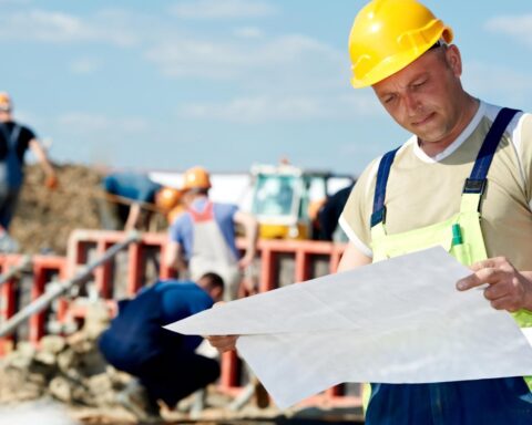 Politici in Nederland pleiten voor vereenvoudiging van regels om woningbouw te versnellen