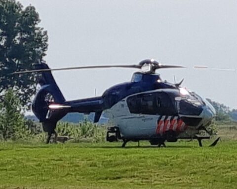 Politie sluit illegale rave met tot 1.000 bezoekers op gesloten camping in Willemstad