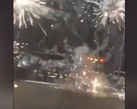 Politie zet bekogelde bus in Utrecht in voor bescherming tegen geweld