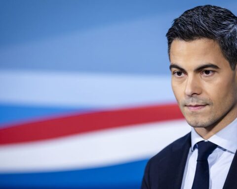 Premier Jetten roept De Vos op antisemitisme bij FVD te veroordelen