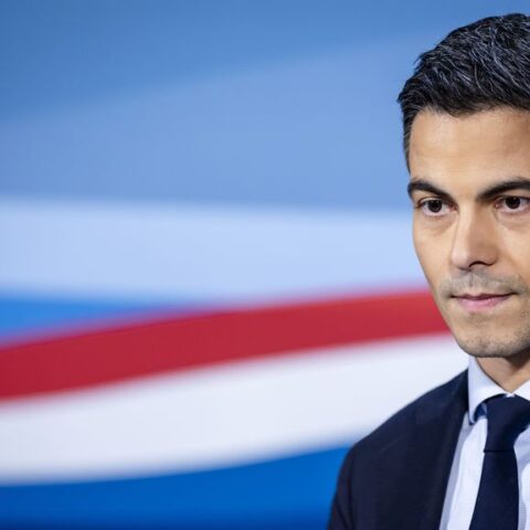 Premier Jetten roept De Vos op antisemitisme bij FVD te veroordelen