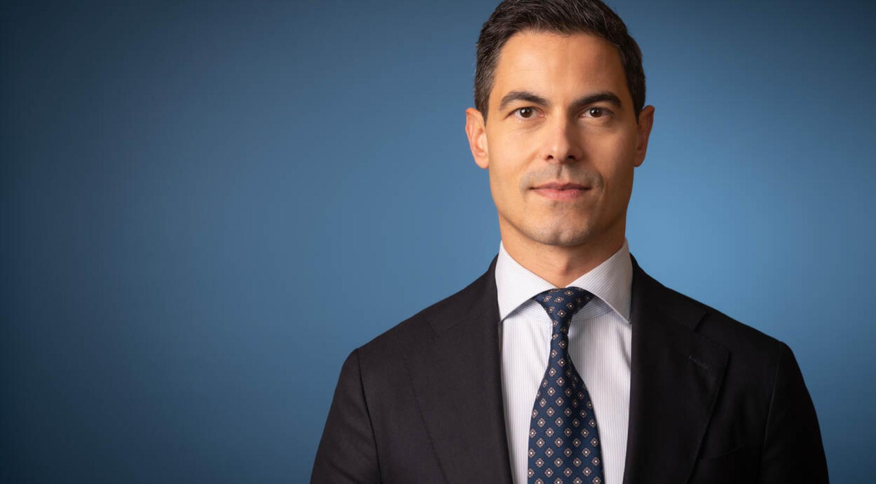 Premier Jetten weigert brandstofbelastingen te verlagen terwijl gasprijzen met 30% stegen