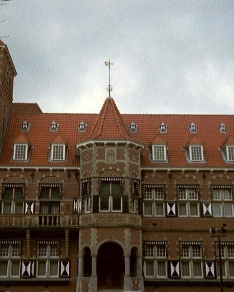 Regering besluit gemeenten niet wettelijk te verplichten discriminatie te bestrijden