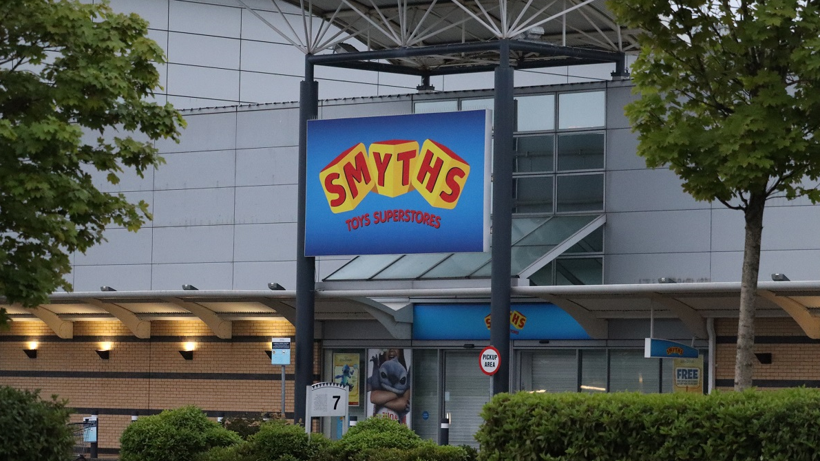 Smyths Toys opent nieuwe superstore van 3000 m² in Enschede