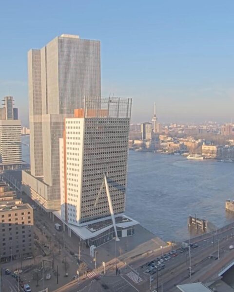 Stormachtige buien en sneeuw in Limburg: Nederland staat voor gemengd weer dit weekend