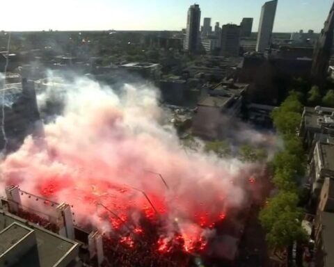 Tassen- en fakkelverbod bij huldiging PSV in Eindhoven