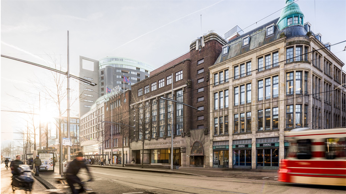 Transformatie van de historische V&D in Den Haag naar moderne universiteitscampus voltooid