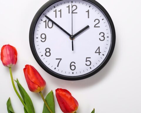 Uren vooruit: Nederland schakelt deze nacht over naar zomeruur