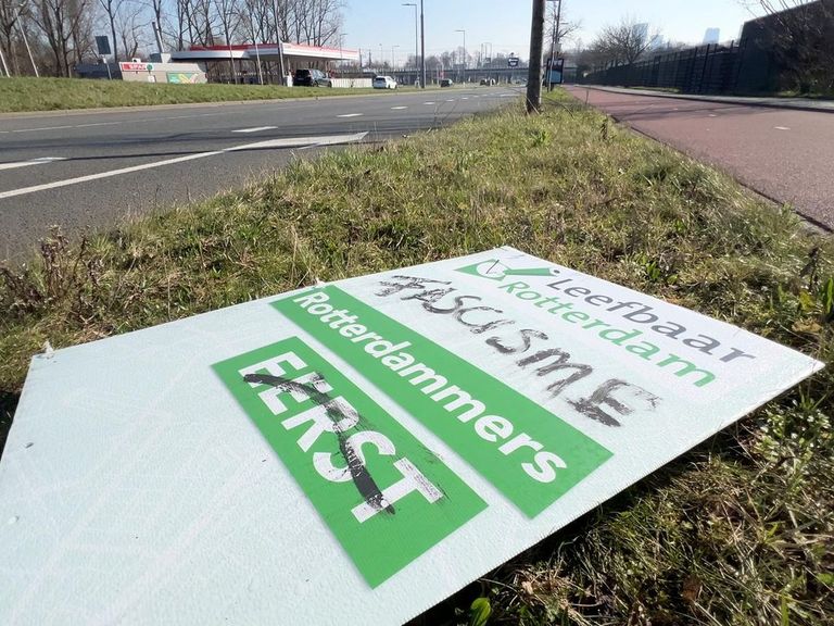 Vandalisme op verkiezingsborden van Leefbaar Rotterdam: honderden borden aangetast of gestolen
