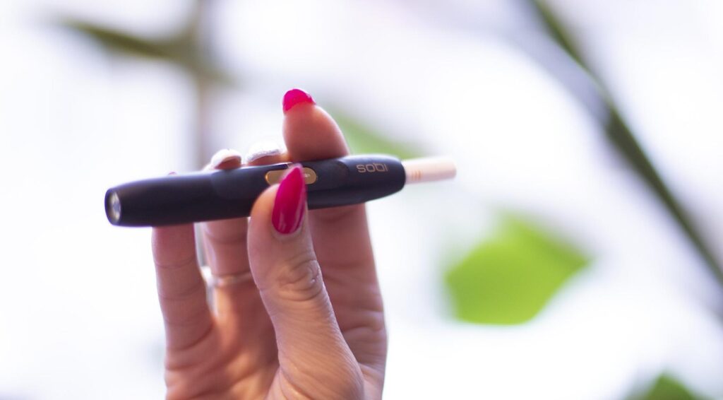 Verboden beweringen over verwarmde tabak als gezondere optie in tabakswinkels van Philip Morris