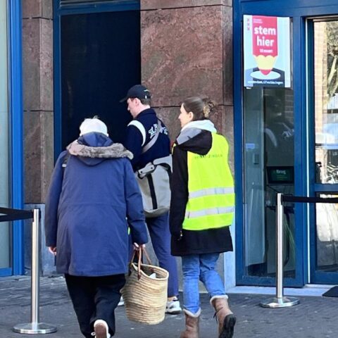 Voorlopige opkomst 54,1%; meeste niet-stemmers niet gestemd uit apathie en gebrek aan vertrouwen