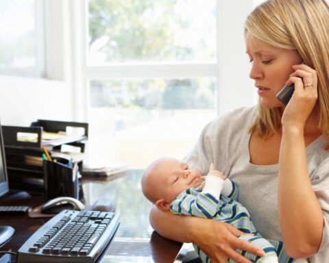 Vrouwen in Nederland nemen twee keer zoveel stressgerelateerde ziektedagen als mannen