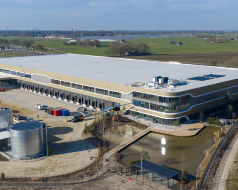 WDP opent duurzaam logistiek centrum voor Scania in Zwolle