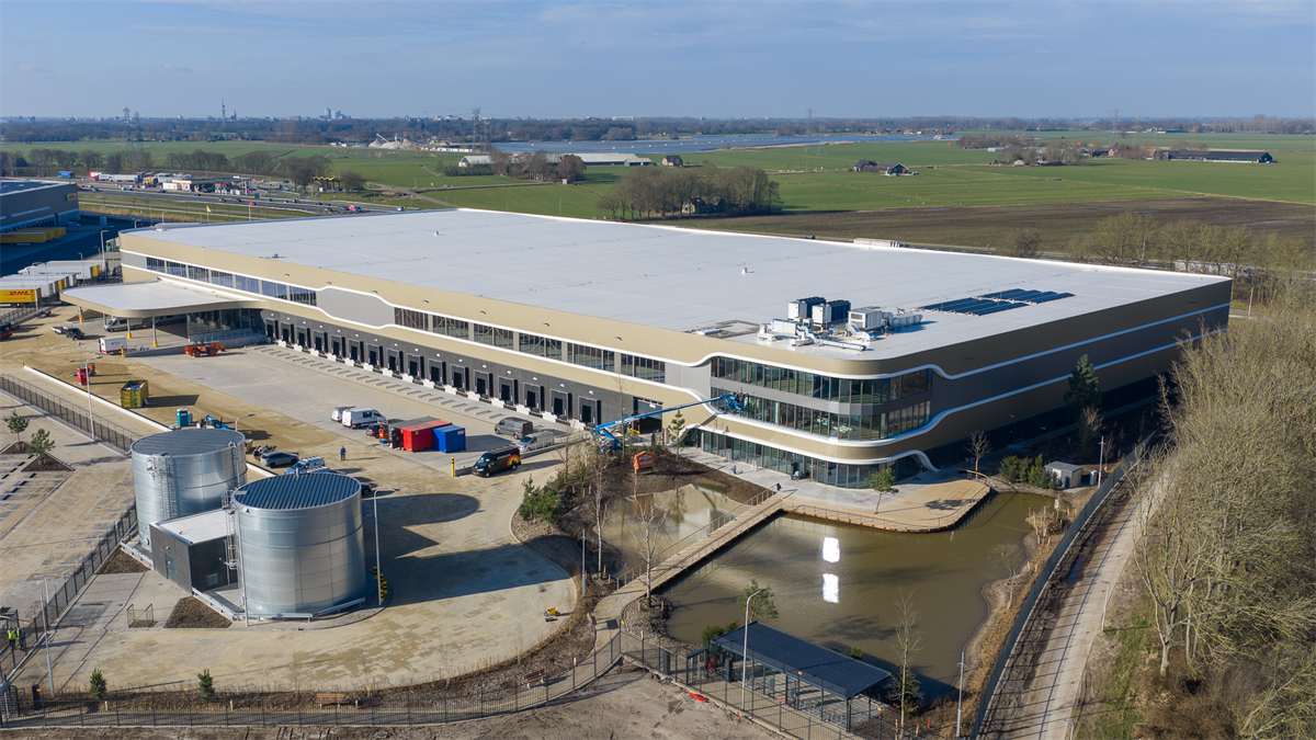 WDP opent duurzaam logistiek centrum voor Scania in Zwolle