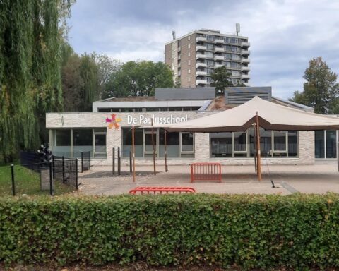Zoetermeer school sluit na seksueel misbruik van meisjes door conciërge, directeur geschorst