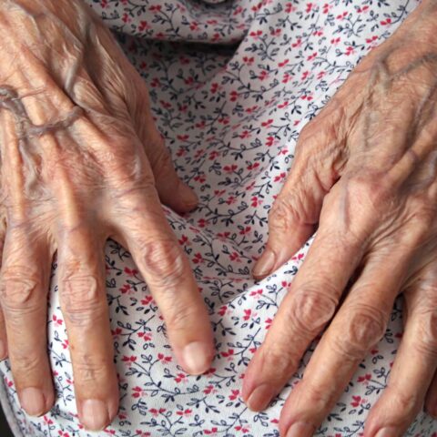 Zorgkosten in Nederland stijgen naar €114,1 miljard, experts roepen op tot hervormingen