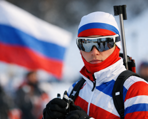 Rusland intensiveert druk op skifederaties voor volledige terugkeer atleten onder nationale symbolen