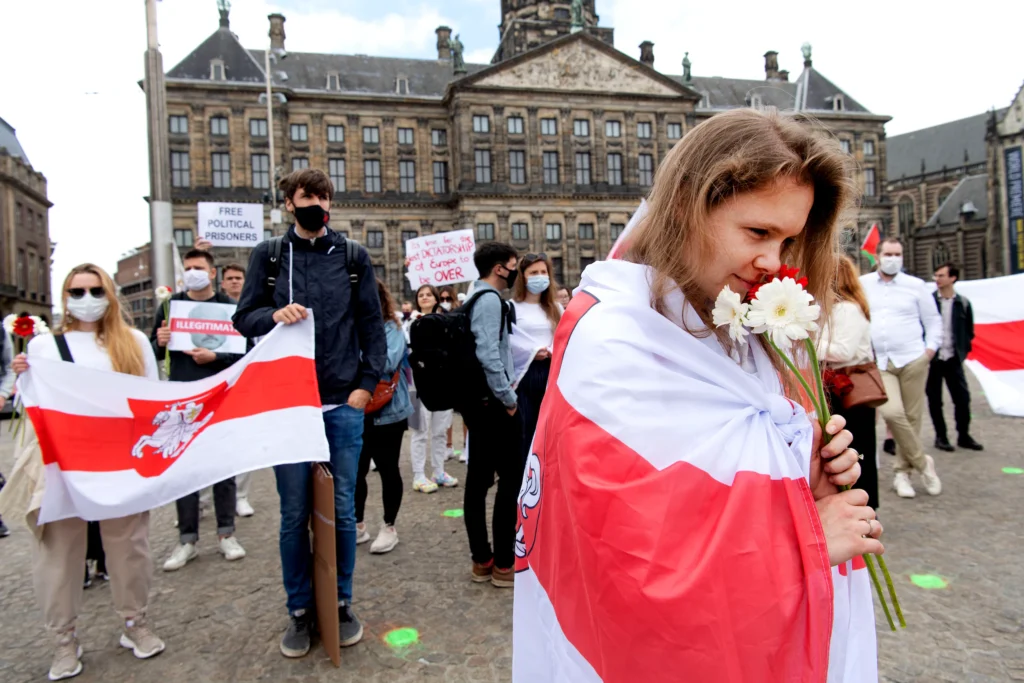 Belarus verklaart paspoorten van dissidenten ongeldig en zet oppositie verder onder druk