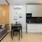 Aantal nieuwbouwwoningen daalt in omvang, appartementen domineren de steden