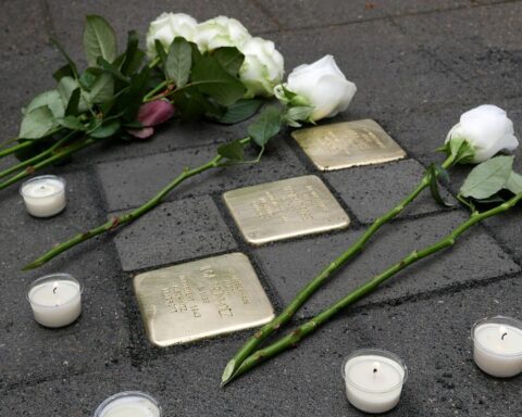 Advies aan Nederlandse overheid: tentoonstellen van door de nazi's geroofde kunst onder Joodse gemeenschap beheer