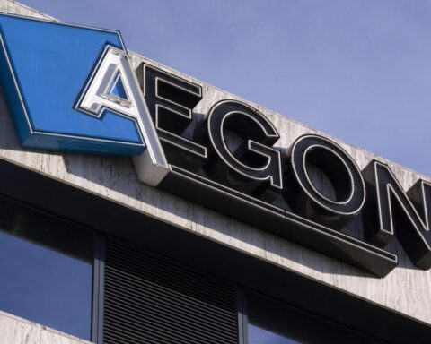 Aegon verkoopt Britse divisie aan Standard Life voor 2 miljard pond