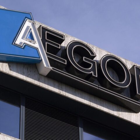 Aegon verkoopt Britse divisie aan Standard Life voor 2 miljard pond