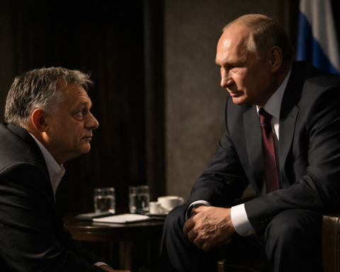 Orban positioneert zich als 'muis' voor Poetins 'leeuw' in geheime topgesprekken