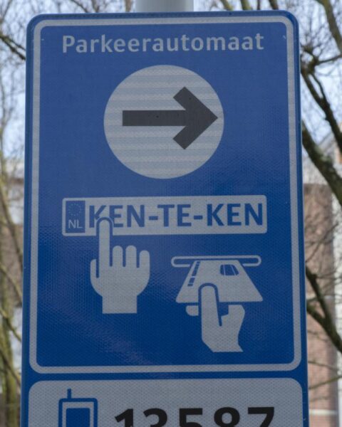 Amsterdam voert betaald parkeren in het laatste gratis parkeergebied in Zuidoost in