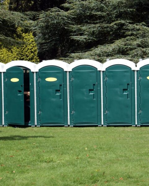 Amsterdam ziet geen ruimte voor aanzienlijke uitbreiding van vrouwen-toiletten bij evenementen