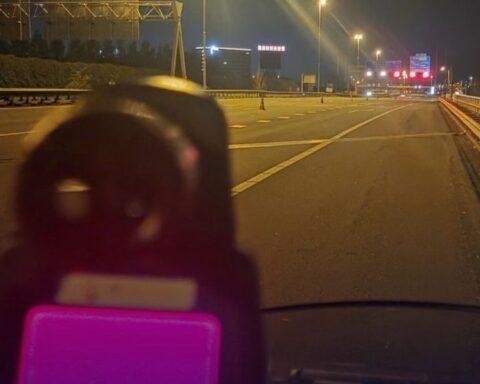 Automobilist zonder rijbewijs rijdt 160 km/u langs werkzaamheden op A4 bij Den Haag