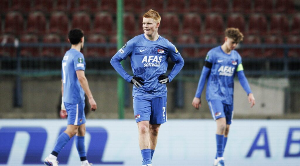 AZ laat drie doelpunten toe in laatste 20 minuten tegen Shakhtar Donetsk in kwartfinale Conference League