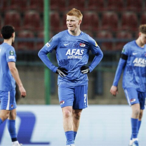 AZ laat drie doelpunten toe in laatste 20 minuten tegen Shakhtar Donetsk in kwartfinale Conference League