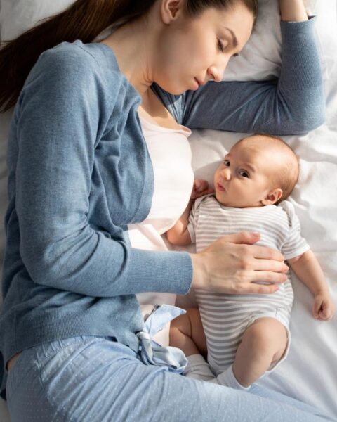 Bijna de helft van de moeders zou financieel in problemen komen door verlaging van ouderschapsverlof betalingen