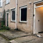 Burgemeesters sluiten wekelijks woningen na explosieve aanvallen en schietpartijen