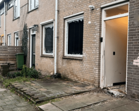 Burgemeesters sluiten wekelijks woningen na explosieve aanvallen en schietpartijen